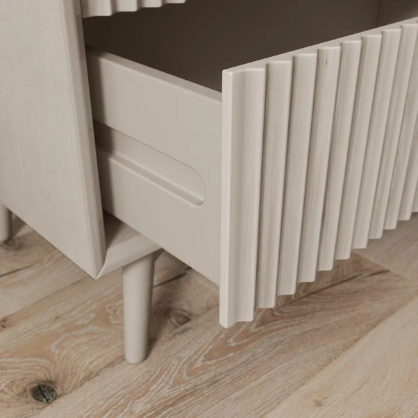 Neena 3 Drawer Chest, Warm Grey 6 Neena 3 Drawer Chest, Warm Grey - Image 4