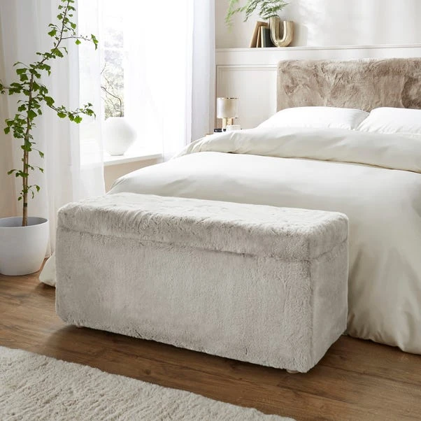 Elysia End Of Bed Ottoman, Faux Fur 3 Elysia End Of Bed Ottoman, Faux Fur