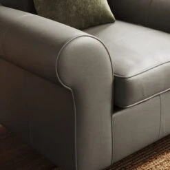 Flori Classic Leather Armchair -Online Furniture Store 30937973 alt04